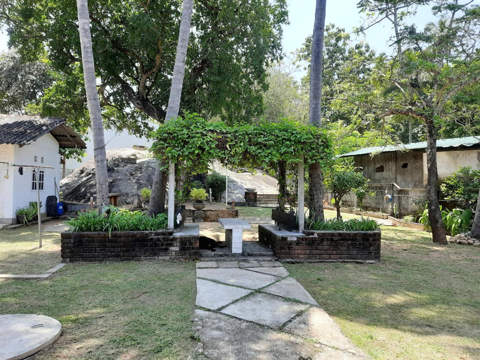 אנוראדפורה Selagala Resort מראה חיצוני תמונה
